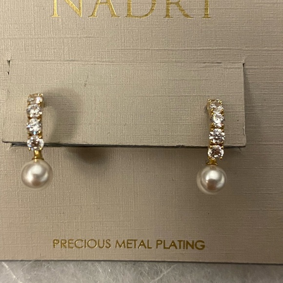 Nordstrom Jewelry - Nordstrom Gold and Pearl Crystal Earrings